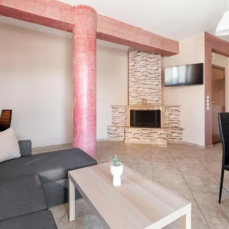 House In Apartment Elefsina